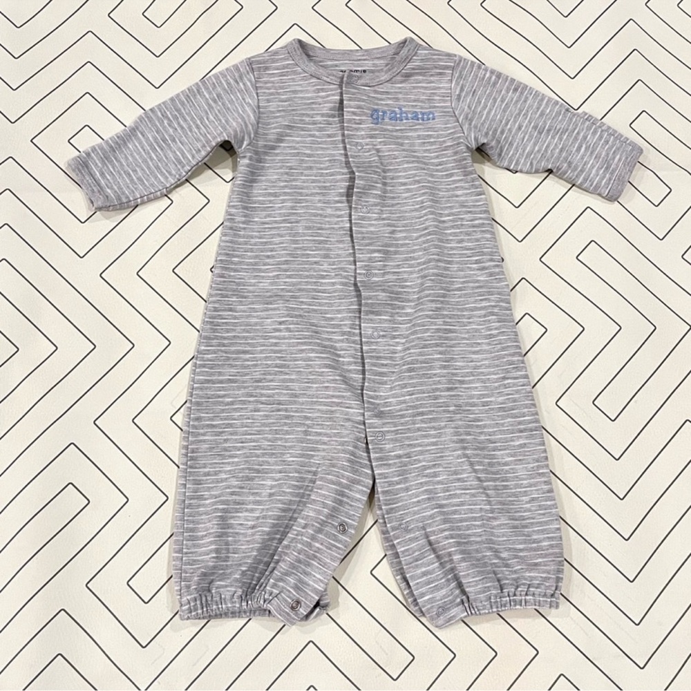 Noomie Convertible Striped Snap-front Pajamas. “Graham” monogram. Sz 0-3 months
